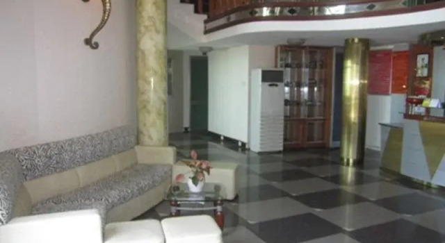 Sun Shine Hotel, Забронировать Отель Отели Вунгтау с парковкой, рядом с Статуя Иисуса Христа, Парковка