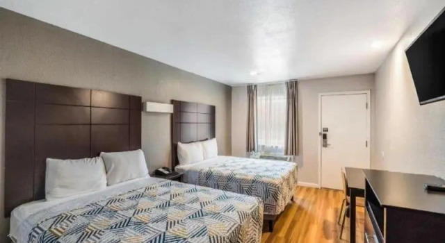Четырёхместный номер Standard Motel 6 Dallas, TX