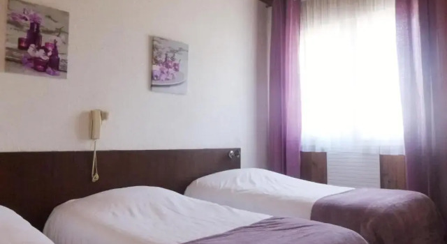 Трёхместный номер Standard Auberge de Costaroche