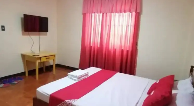 Двухместный номер Standard OYO 879  Lauriens Budget Hotel 2