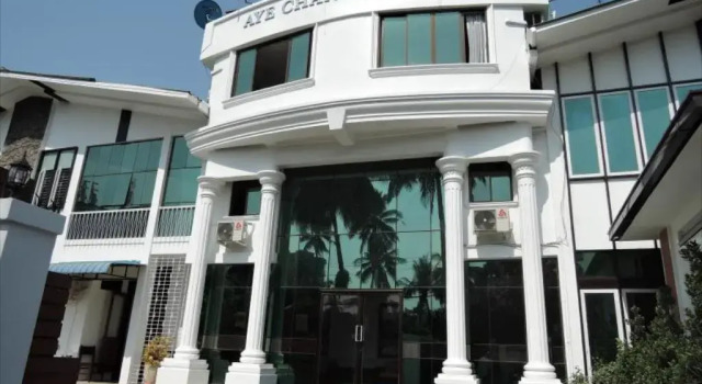 Aye Chan Thar Hotel Yangon, Забронировать Отель Отели Янгон с парковкой, рядом с Пагода Шведагон, Парковка