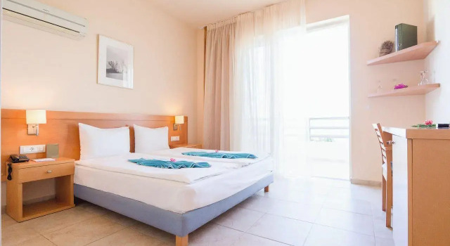 Ella Rocrita, Забронировать Отель Отели East Crete 5 звезд, 5*