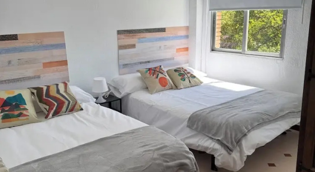 Четырёхместный семейный номер Standard с видом на город Hostal El Torero