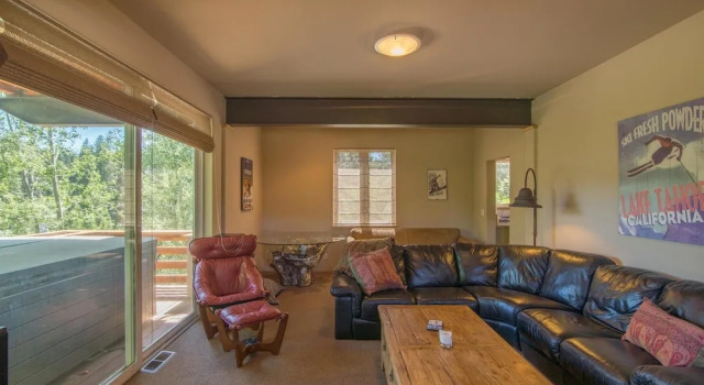 Palisades 4 Bedroom Holiday Home By Tahoe Truckee, Забронировать Дом для отпуска Траки Скво-Вэлли, рядом с Гольф-клуб Ponderosa