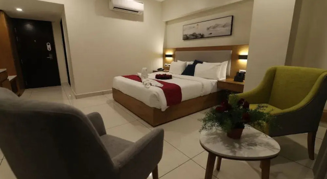 Sri Sri Sri Hotel, Rezerwuj Hotel Khammam Telangana