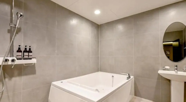 Suite Deluxe French Code Hotel