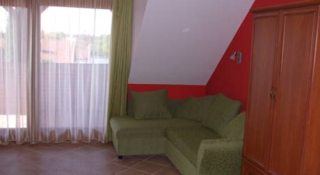 Várfürdö-Panzió Apartmanház, Book Hotel Hoteller i Gyula med parkering, Parkering