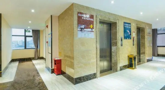 Hangting Hotel (Shenzhen International Airport T3), Забронировать Отель Отели Шэньчжэнь 3 звезды, 3*