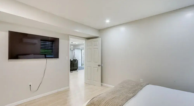 Апартаменты Modern Newark Vacation Rental ~ 3 Mi to Airport!