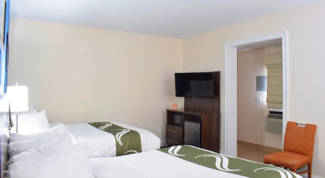Четырёхместный номер Deluxe Quality Inn & Suites Middletown - Newport