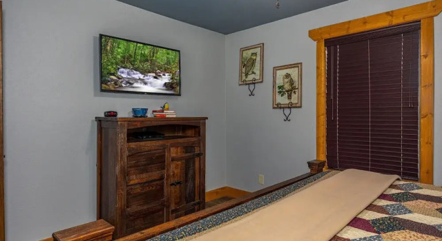 Mountain Sunrise Pool Cottage, Забронировать Дом для отпуска Отели Гатлинберг с бассейном, Бассейн