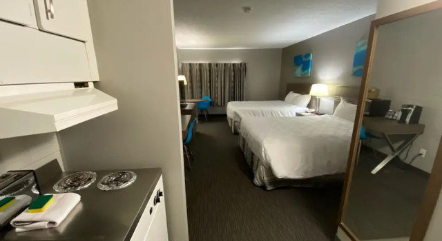 Номер Standard Travelodge by Wyndham Grande Prairie