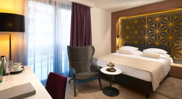 Двухместный номер Standard Amphora Hotel