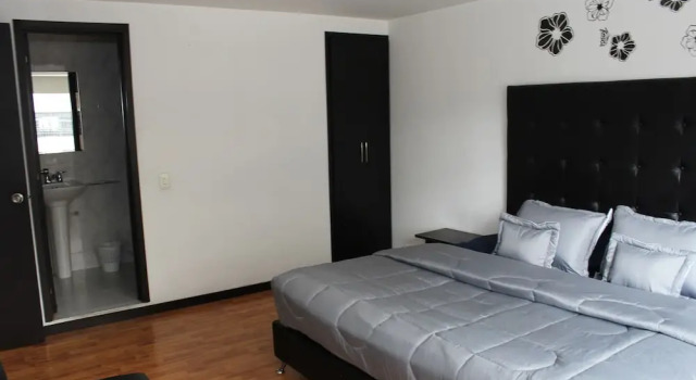 Двухместный номер Standard c 1 комнатой Hotel Dorado Plaza Bogota