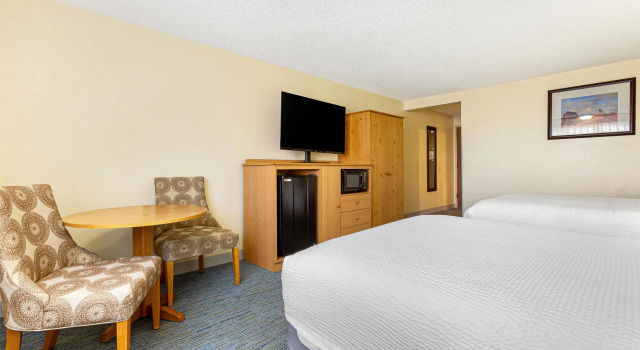 Четырёхместный номер Standard Best Western Hi-Desert Inn