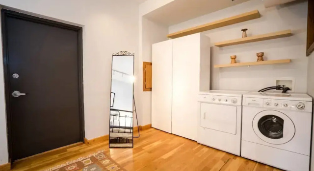 Апартаменты c 1 комнатой Modern Lohi Loft in Historic Building