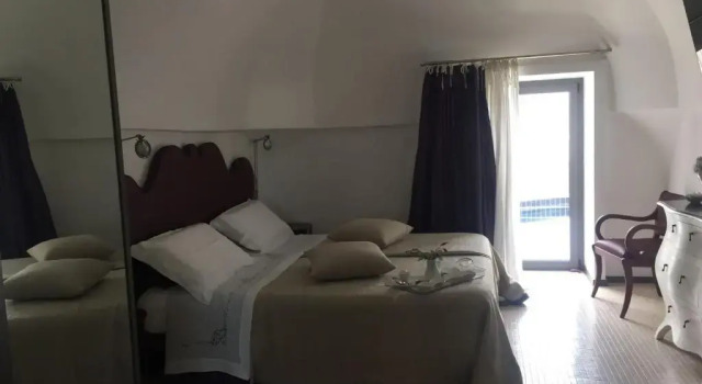 Bartago Luxury House