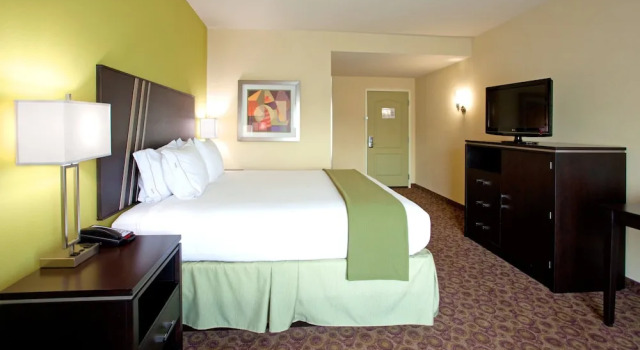 Двухместный номер Standard Holiday Inn Express Hotel & Suites Clemson - University Area by IHG