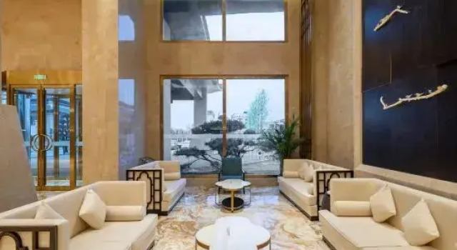 XunXianHuajing International Hotel ( Ancient City West Gate), Book Hotel Hua Henan