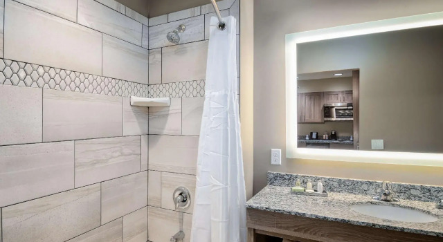 Четырёхместный номер Standard B/W Plus Heber Valley Hotel