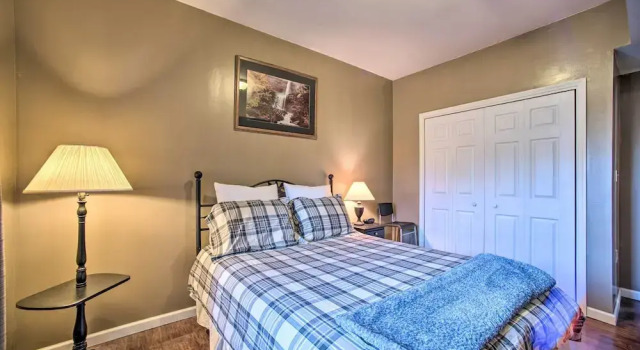 Hunter Mountain Ski Retreat - Steps to Lift!, Buchen Sie Ferienwohnung  