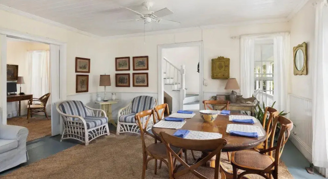 Captain'S Cove: Historic House Near Town And Beach, Prenota Villa Hotel a Bahamas Out Islands con parcheggio, Parcheggio