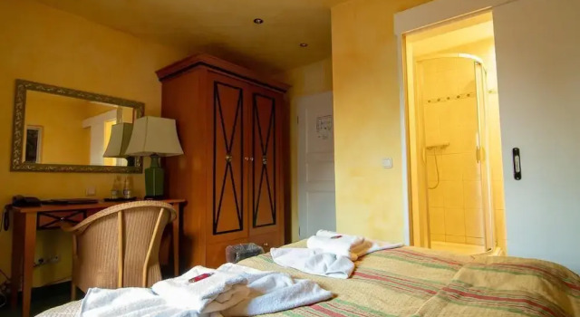 Hotel & Restaurant Alter Speicher, Забронировать Отель Грайфсвальд Мекленбург-Померания, рядом с Церковь Святой Марии в Грайфсвальде