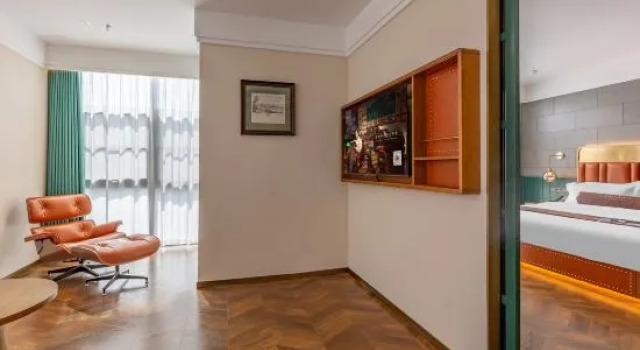 Люкс Deluxe James Joyce Coffetel Hotel (Shijiazhuang Hebei Shida Huanlehui)