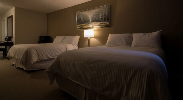 Четырёхместный номер Standard Northwood Plaza Hotel