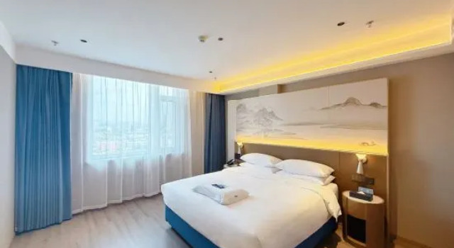 Люкс Deluxe Kyriad Marvelous Hotel (Chaoyang Wanda Plaza North Pagoda Murong Street Branch)