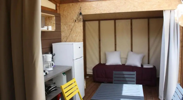 Тент Camping le Chenal