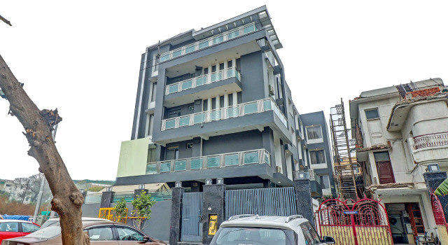 Townhouse Sector 30 Near Botanic Garden of Indian Republic