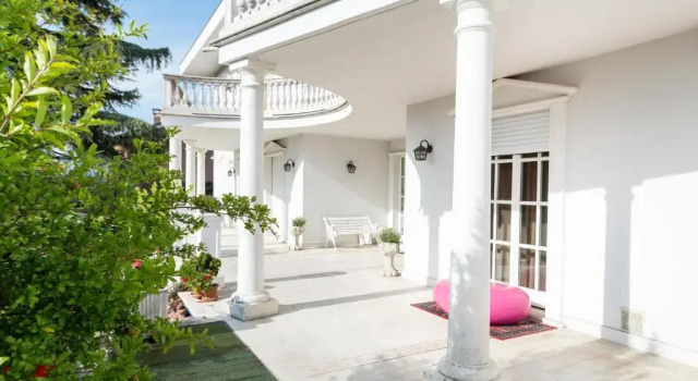 Apartment White House