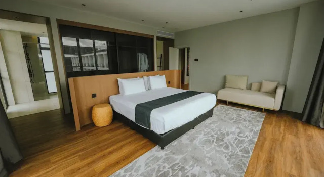 Люкс Deluxe с балконом Sematan Roxy Beach Apartment