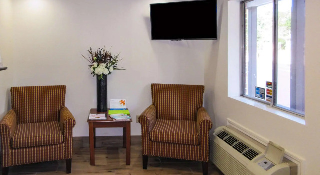 Люкс Red Roof Inn & Suites Swansea