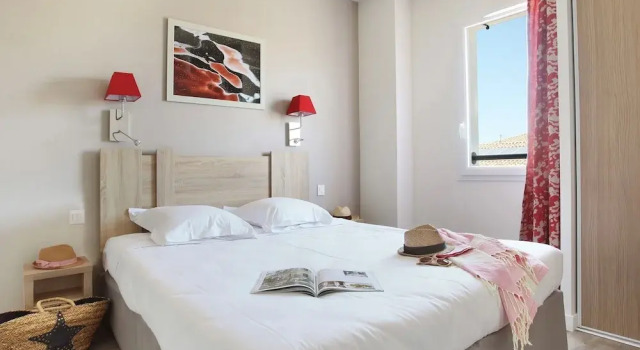 Nice Apartment Near Aigues-mortes, Book Apartment Hotels in Aigues-Mortes with a Pool, Swimming Pool