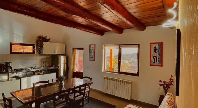 Căsuța din livezi, Prenota Hotel Cacica Suceava