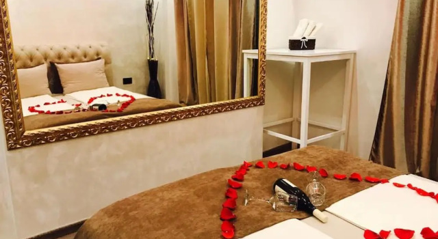 Люкс Royal Central Business Suites with Hot Jacuzzi