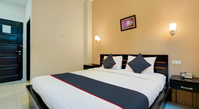 Townhouse Oak Padang near RTH Imam Bonjol, Rezerwuj Hotel Padang Sumatra