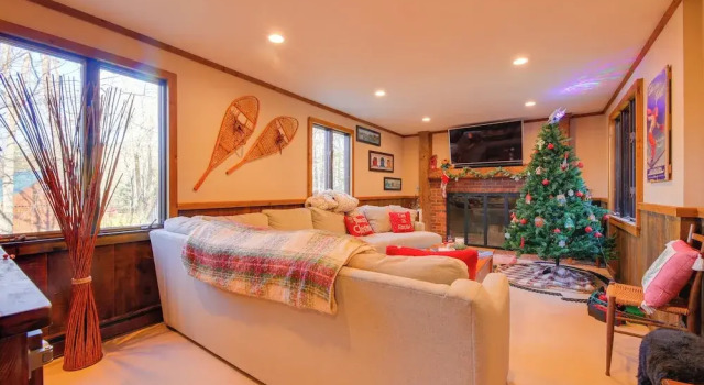 5 Mi to Skiing: Home w/ Hot Tub & Patio!