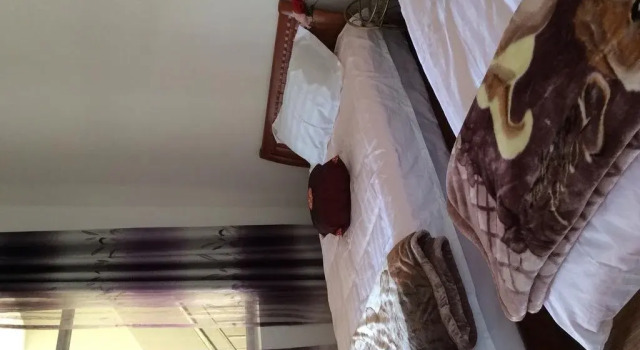 Lijiang Lis Hostel, Забронировать Хостел Хостелы Лицзян, рядом с Улица Сквер-стрит Древнего города Шухэ, Хостел
