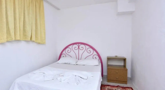 Ozden Pansiyon, Book Lejlighedshotel Hoteller i Burhaniye med parkering, Parkering
