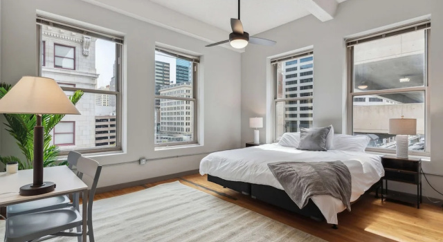 Апартаменты Business Spacious 2BR Downtown Retreat