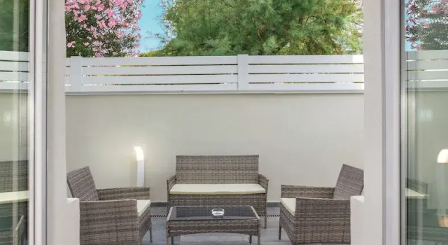 Люкс Tirreno Beachfront Apartments