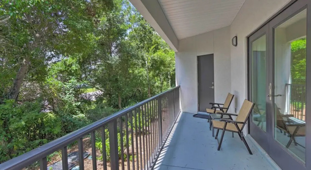 Апартаменты с 2 комнатами с балконом 'salt & Serenity on 30a' Walk to Santa Rosa Beach!