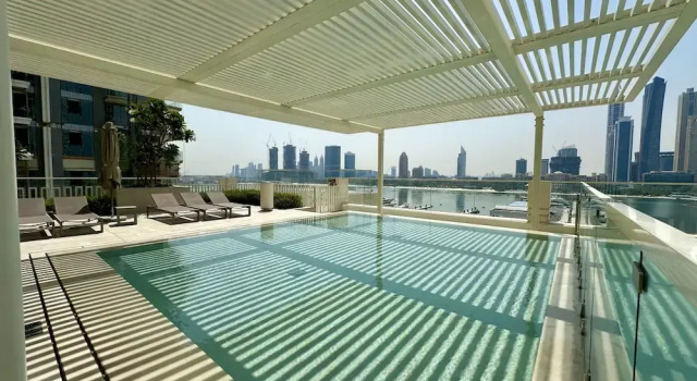 Апартаменты Serene 1BR w Private Palm View Balcony