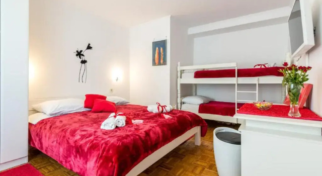 Апартаменты Apartments and Room Lora