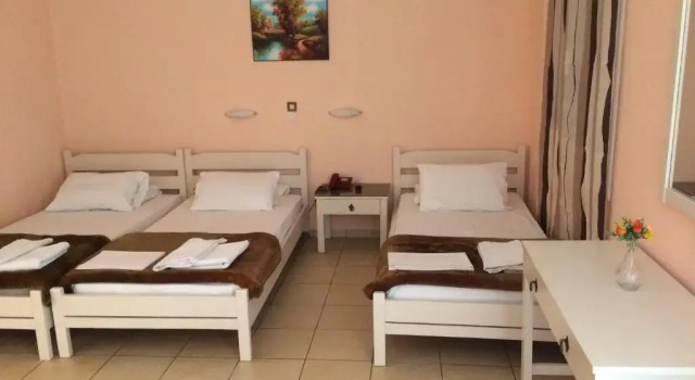 Трёхместный номер Standard Isidora Hotel