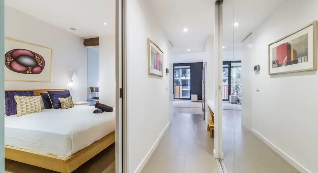 Elegant 1 bed 1 Bath Apartment, Free Parking, Book Apartment Melbourne 