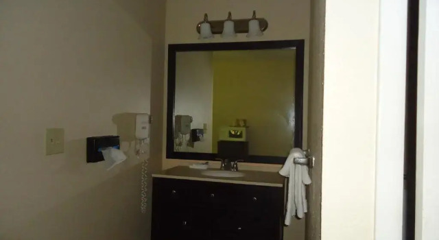 Четырёхместный номер Standard Flamingo Motel